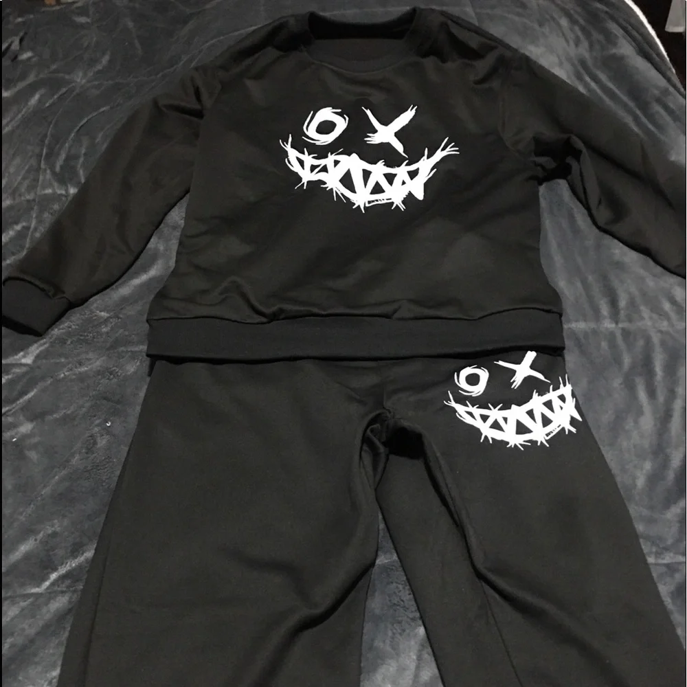 Jogging suit - Picture 2 of 7